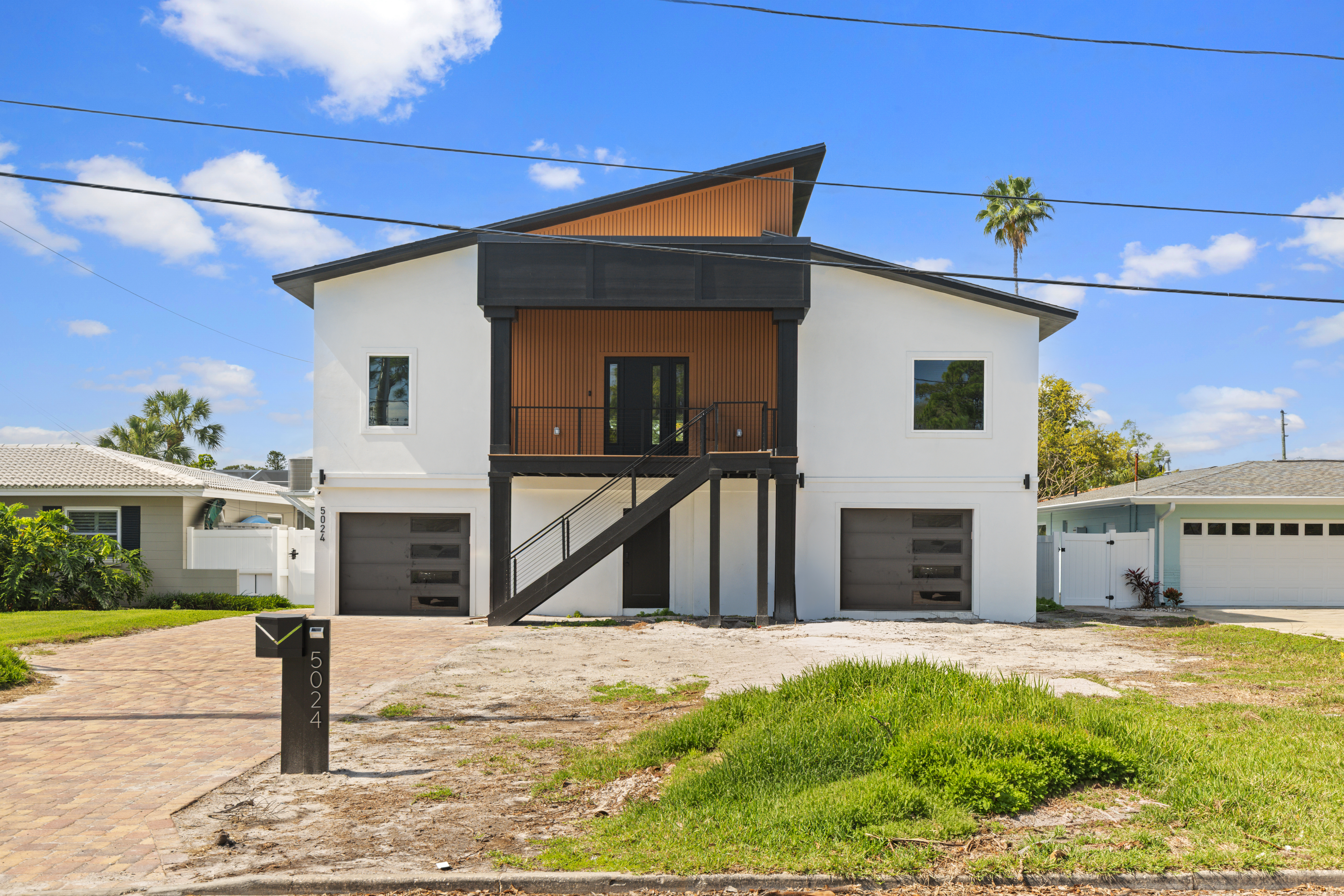 Home 20 5024 Venetian Blvd